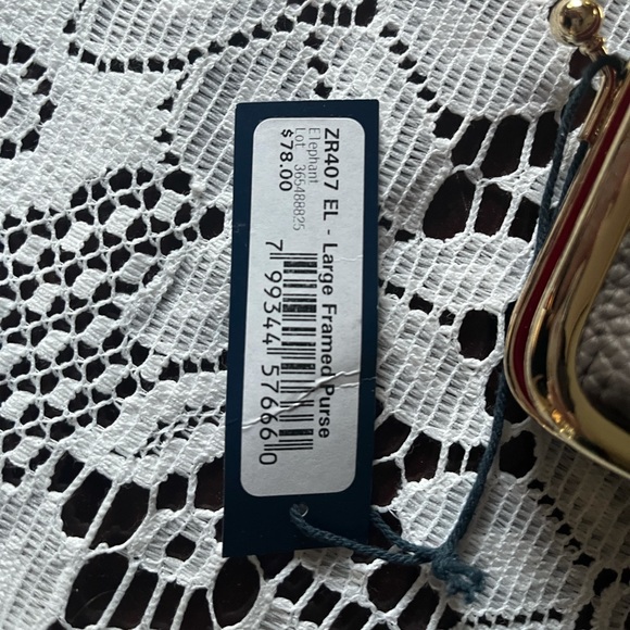 Brand new Dooney & Bourke Large framed purse - Picture 7 of 7